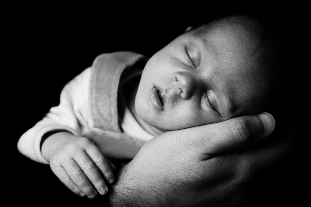 Faut Il Laisser Pleurer Un Bebe La Nuit La Reponse De Catherine Gueguen